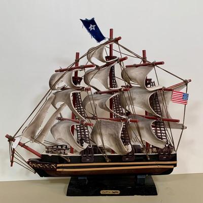 LOT 52 A: Model Ships "Constitution" & "Cutty Sark"