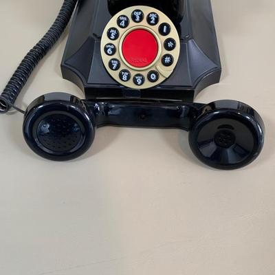 LOT 53 A: Telemania Disney's Mickey Mouse Corded Desk Phone