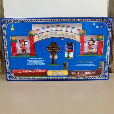 LOT 58 B: NIP Sealed Walt Disney World Disneyland Resort Monorail Accessories Theme Park Collection