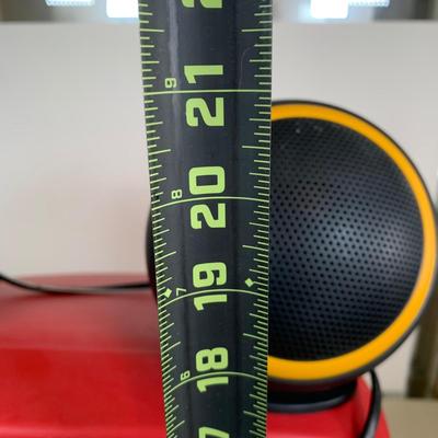 LOT 60 B: Disney Mickey Mouse Television Model #DT1300-C (Works)