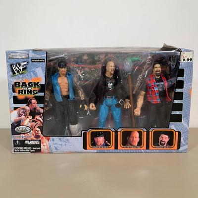 LOT 74 A: Jakks Pacific WWF Back In The Ring Undertaker, Steve Austin, & Steve Foley & F2 Federation Fighters Undertaker...
