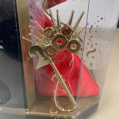 LOT 76 A: NIP Mattel Disney Collector Dolls: Bob Mackie Millennium Minnie Model #22476 & Very Victorian Minnie Model #26292