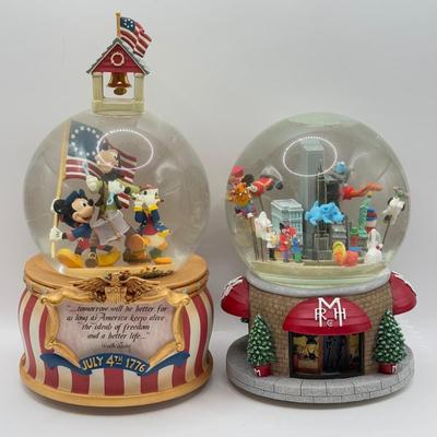 LOT 96A: Musical Snowglobes - Disney USA "Yankee Doodle" & 2000 Macy's Thanksgiving Day Parade