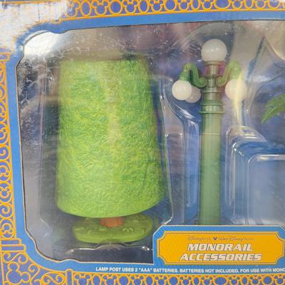 LOT 109B: NIB Disney Theme Park Collection Monorail Accessories