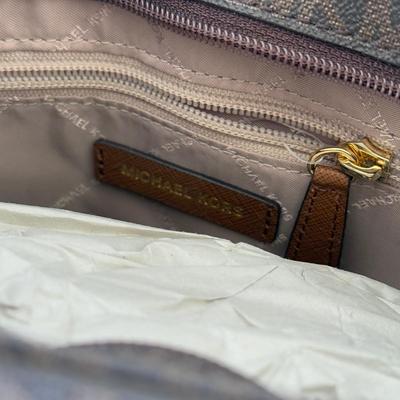 LOT 110A: Michael Kors Jet Set Travel Large Logo Messenger Bag