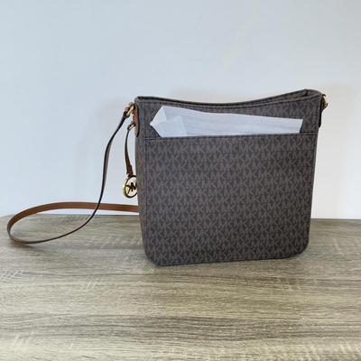 LOT 110A: Michael Kors Jet Set Travel Large Logo Messenger Bag