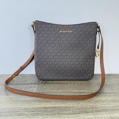 LOT 110A: Michael Kors Jet Set Travel Large Logo Messenger Bag