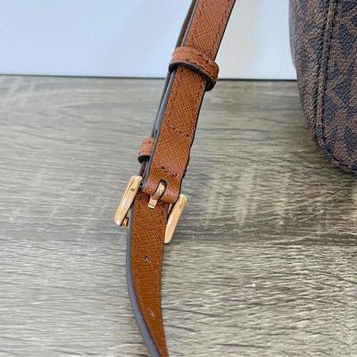 LOT 110A: Michael Kors Jet Set Travel Large Logo Messenger Bag