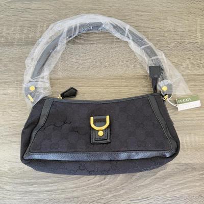 LOT 111A: Gucci Controllato Black Shoulder Bag w/ Tag