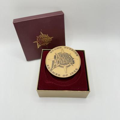 LOT 112J: Summer 1999 Grand Opening Universal Studios Islands of Adventure Coin Medallion in Original Box