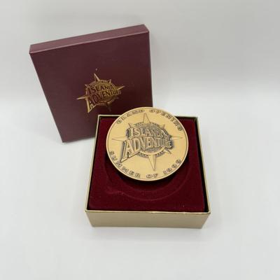 LOT 112J: Summer 1999 Grand Opening Universal Studios Islands of Adventure Coin Medallion in Original Box