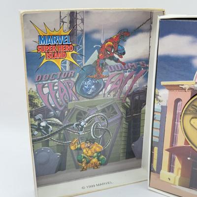 LOT 113J: 1999 Universal Studios Islands of Adventure Marvel Super Hero Island Spider-man Coin Medallion in Original Box