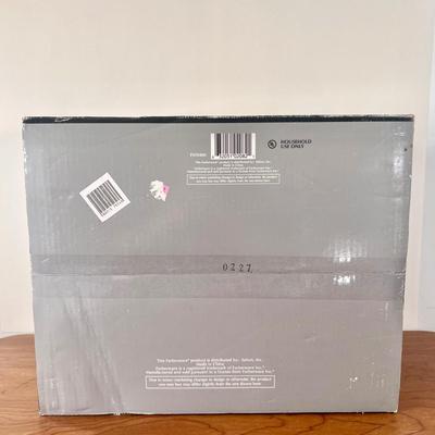 LOT 148B: NIB Faberware Special Select Toaster Oven Model FST0400