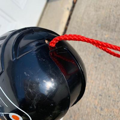 LOT 150 B: NHL Philadelphia Flyers 1995 Bear Hockey Player Stocking & Junior Size Medium (10 - 12) Quarter Sleeve T-Shirt