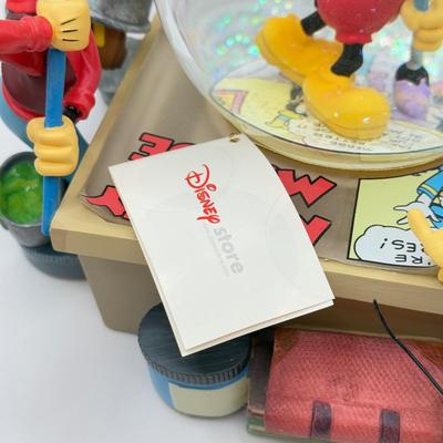 LOT 168B: Disney Mickey & Friends Comic Strip “Mickey Mouse March” Musical Snowglobe