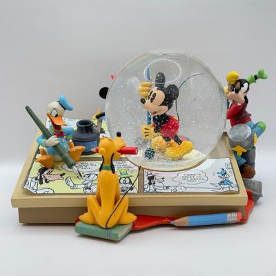 LOT 168B: Disney Mickey & Friends Comic Strip “Mickey Mouse March” Musical Snowglobe