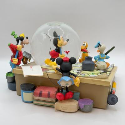 LOT 168B: Disney Mickey & Friends Comic Strip “Mickey Mouse March” Musical Snowglobe