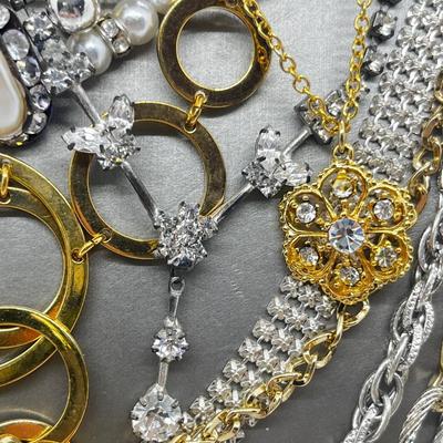 LOT 181J: Mixed Collection of Goldtone and Silvertone Costume Necklaces