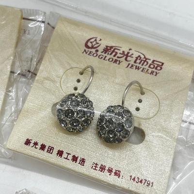 LOT 184J: New in Package Earrings