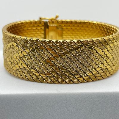 LOT 200J: 18K Beautiful Goldfill Bracelet
