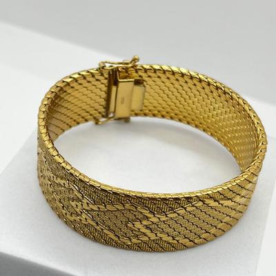 LOT 200J: 18K Beautiful Goldfill Bracelet
