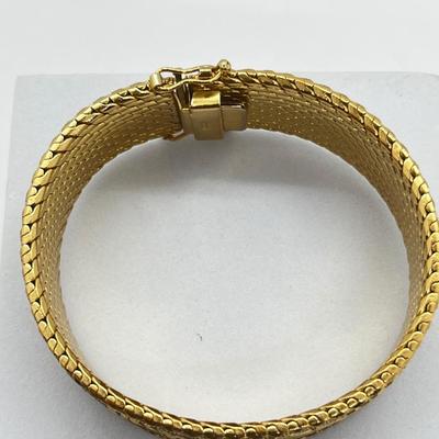 LOT 200J: 18K Beautiful Goldfill Bracelet