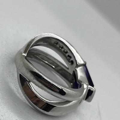 LOT 208J: 14K White Gold and Purple Gemstone Size 7.5 Ring