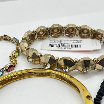 LOT 220J: Large Bracelet Collection