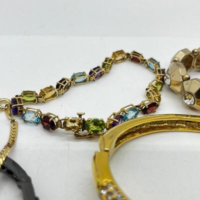 LOT 220J: Large Bracelet Collection