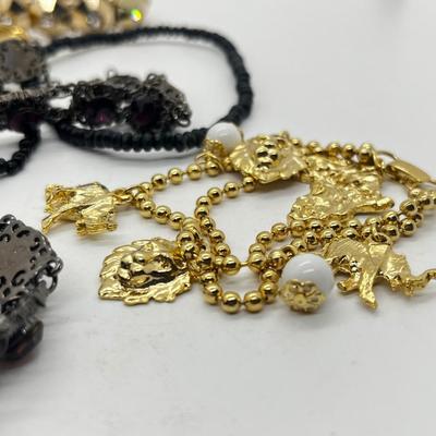 LOT 220J: Large Bracelet Collection