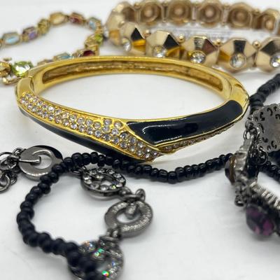 LOT 220J: Large Bracelet Collection