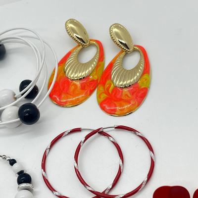 LOT 226J: Large Collection of Brightly Colored Retro Earrings