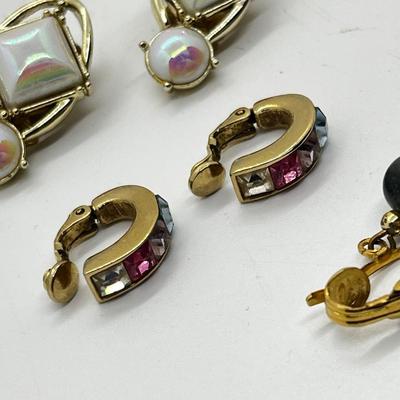 LOT 231J: Collection of Screw Back Earrings, Pendants and Pins