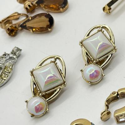 LOT 231J: Collection of Screw Back Earrings, Pendants and Pins