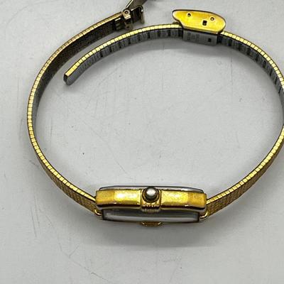 LOT 233J: Ladies' Watch Collection