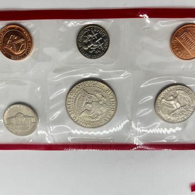 LOT 238J: Large Collection of Uncirculated and Proof US Coin Sets