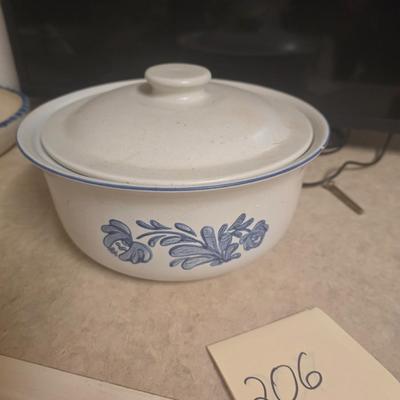 Pfaltzgraff Yorktowne vintage casserole dish