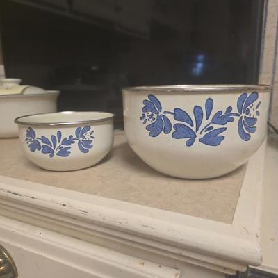 Pfaltzgraff bowls Yorktowne vintage