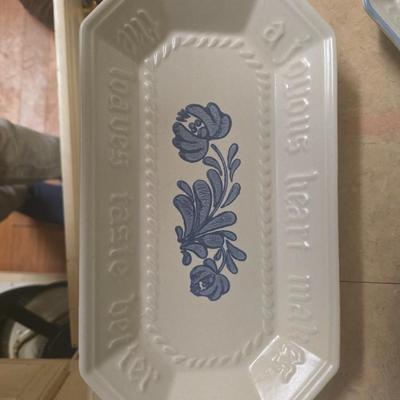 Pfaltzgraff bread dish Yorktowne