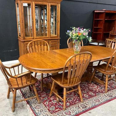 Lot P 642 Six Vintage Richardson Brothers Company Oak, Windsor Country Style Dining Room Chairs, Spindle