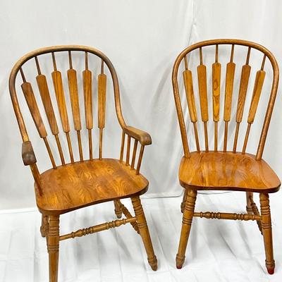 Lot P 642 Six Vintage Richardson Brothers Company Oak, Windsor Country Style Dining Room Chairs, Spindle