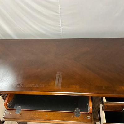 Lot P 648 Ashley Furniture Home Office Desk