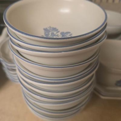Pfaltzgraff Yorktowne bowls