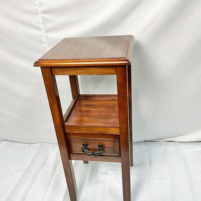 Lot P 650 Beautiful Pier 1 Imports Dual Level Accent Table, with Single Drawer