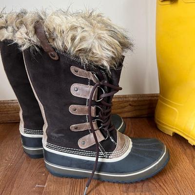 Women’s Boots Lot - Hunter, Sorel, Steve Madden Sz. 10