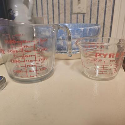 Pyrex measuring cups