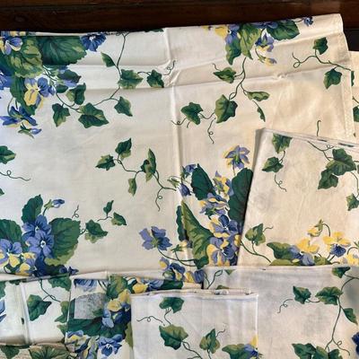 Green Checkered Placemats & Blue Green Floral Patterned Table Cover