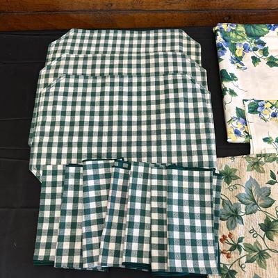 Green Checkered Placemats & Blue Green Floral Patterned Table Cover