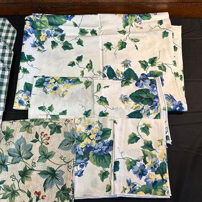 Green Checkered Placemats & Blue Green Floral Patterned Table Cover