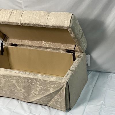 Lot P 664 NWT Bisque Jacquard Fabric Covered Tufted Top/Shirted Base Double Storage Ottoman with Hinged Lid